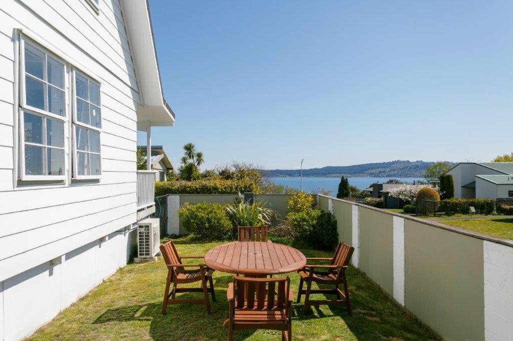 2Mins To Lakefront Family Retreat Lago Lago Taupo Esterno foto