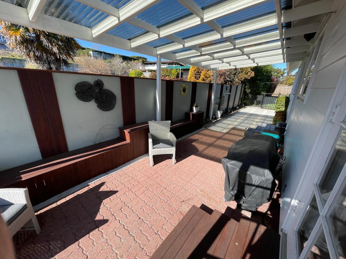 2Mins To Lakefront Family Retreat Lago Lago Taupo Esterno foto